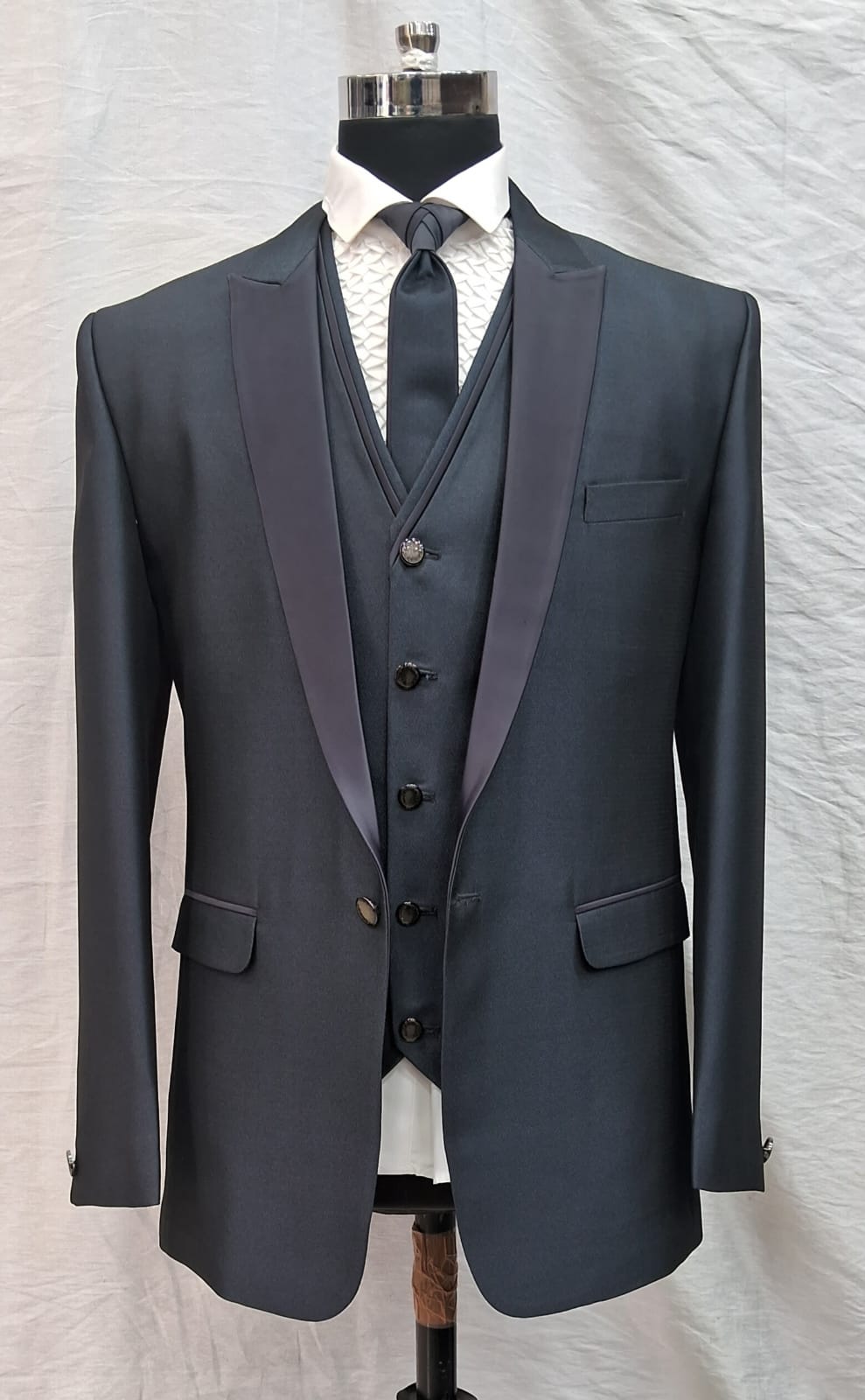 Decent Looking Navy Blue 4 Piece Suit